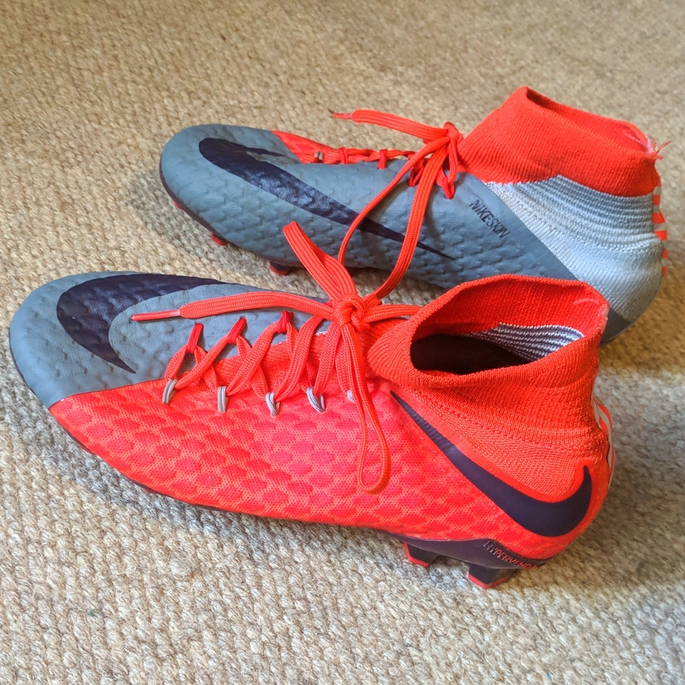 WMNS NIKE HYPERVENOM PHATAL 3 DF FG COOL GREY PURPLE DYNASTY SZ 7 881546-058